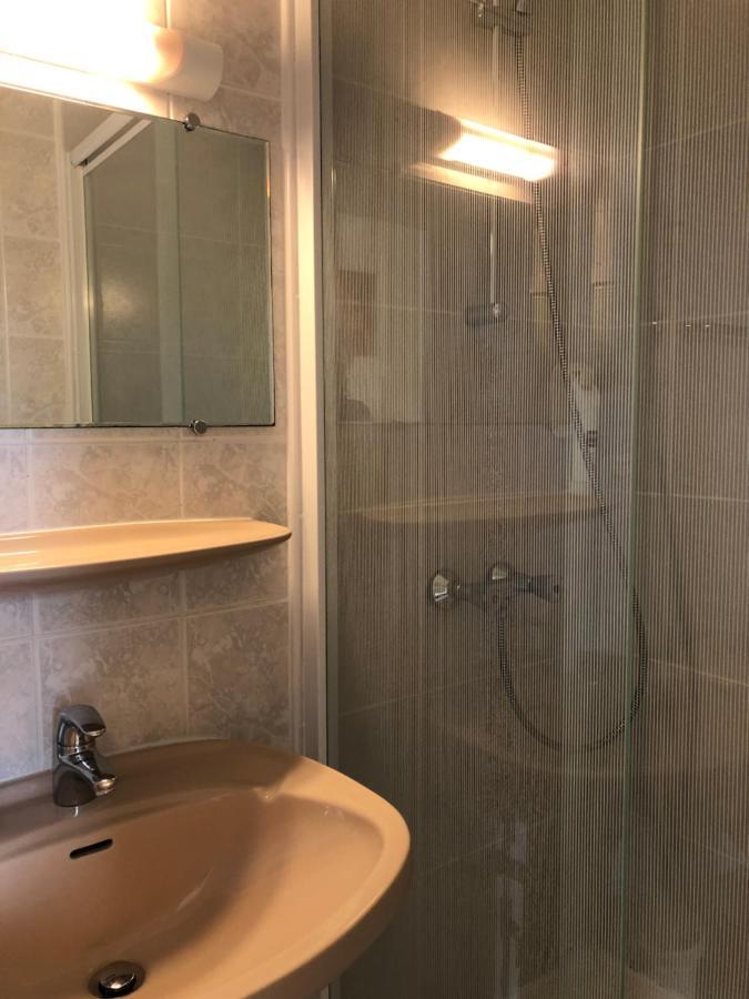 Enzo Hotels Neufchateau By Kyriad Direct Eksteriør bilde