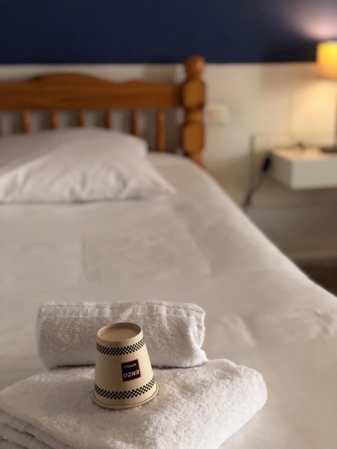 Enzo Hotels Neufchateau By Kyriad Direct Eksteriør bilde
