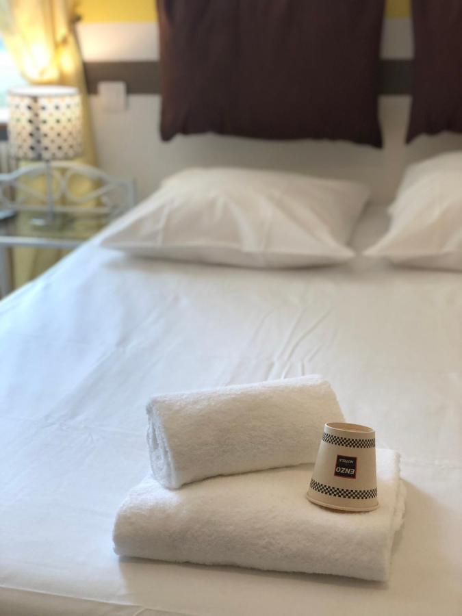 Enzo Hotels Neufchateau By Kyriad Direct Eksteriør bilde
