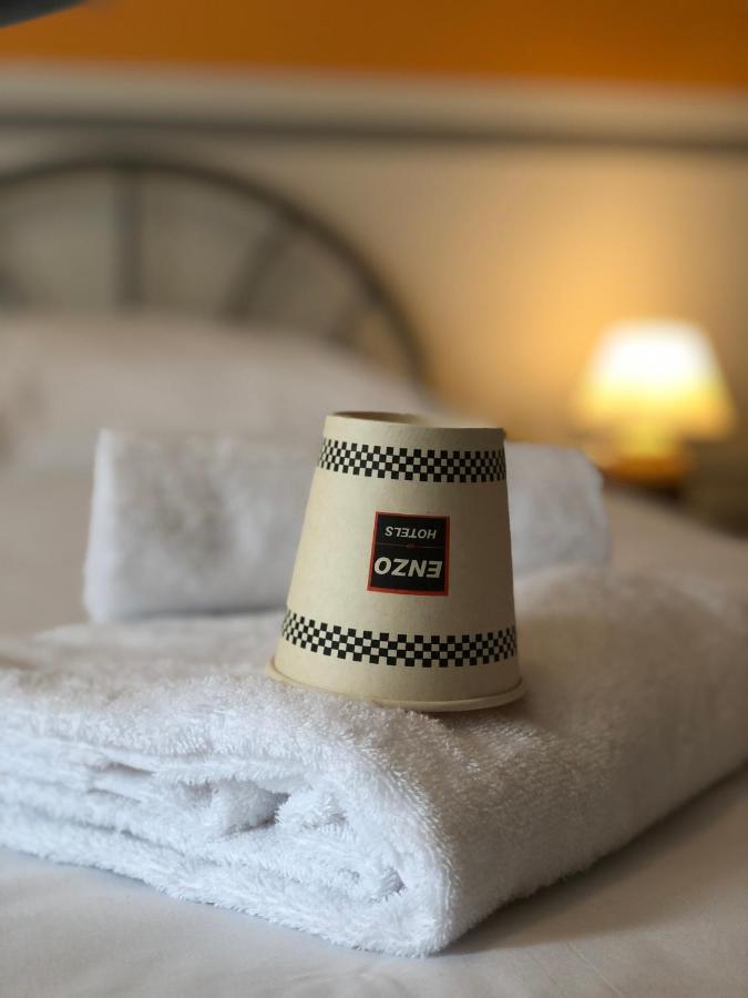 Enzo Hotels Neufchateau By Kyriad Direct Eksteriør bilde